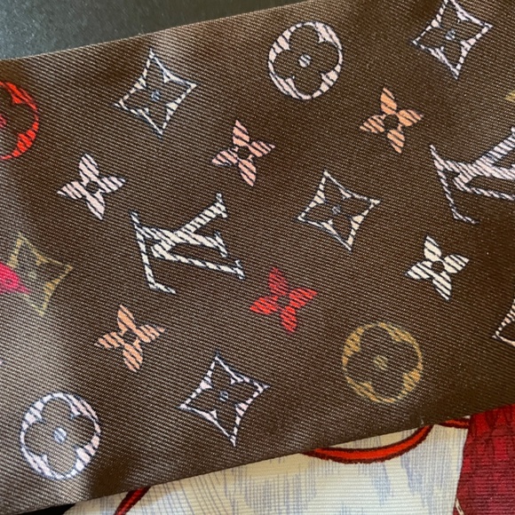 EUC LOUIS VUITTON TWILLY SMALL SCARF - Picture 7 of 10